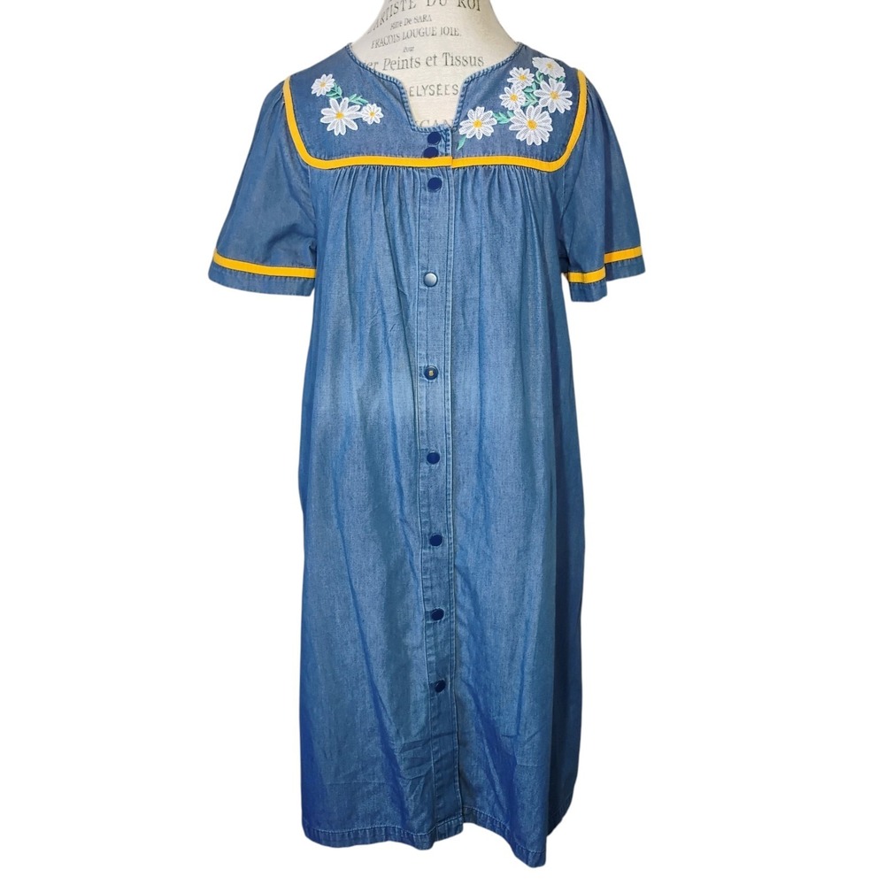 Go Softly Chambray Embroidered Patio House Dress Womens Small Mumu Kaftan Flower